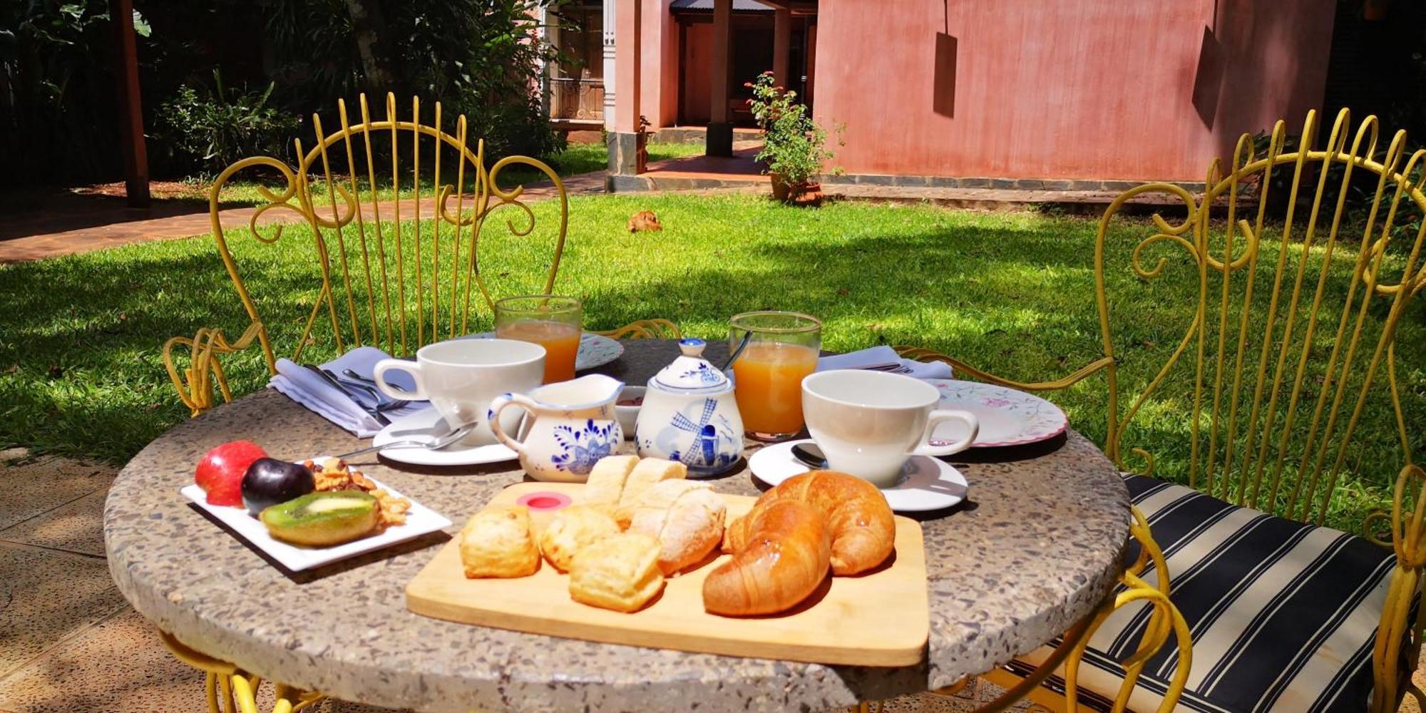 Rincon Escondido B&B 푸에르토이과수 외부 사진