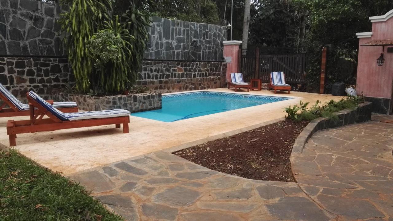 Rincon Escondido B&B 푸에르토이과수 외부 사진